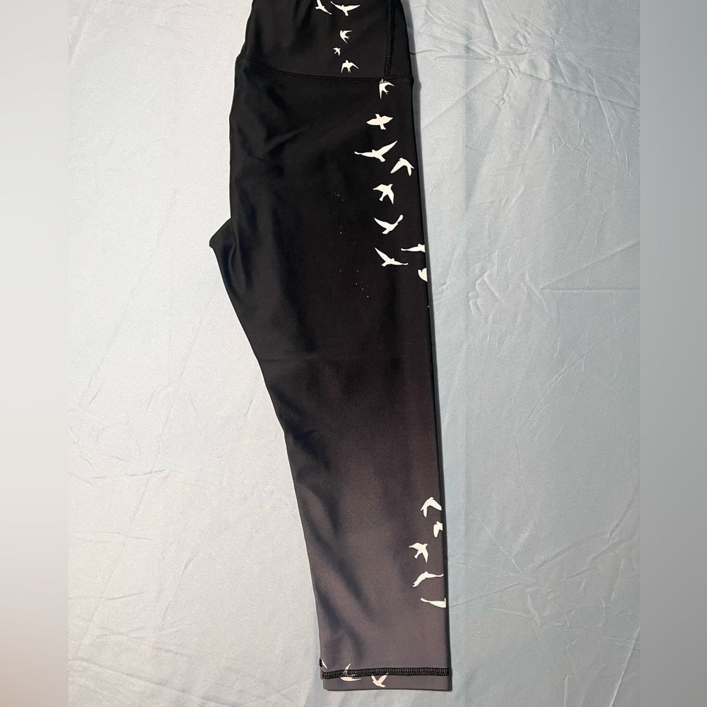 Silver Icing- Bird capris active wear leggings